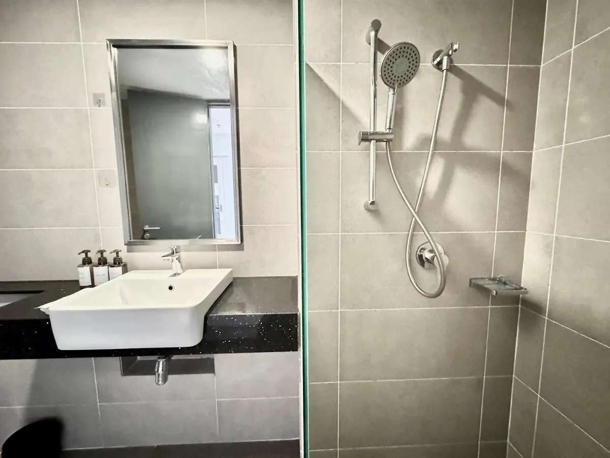 Apartamento Tropicana 218 Macalister #Luxuryfrenchvintage #Infinitypool #Studio2Pax #Quality Well Maintained #Private Host George Town