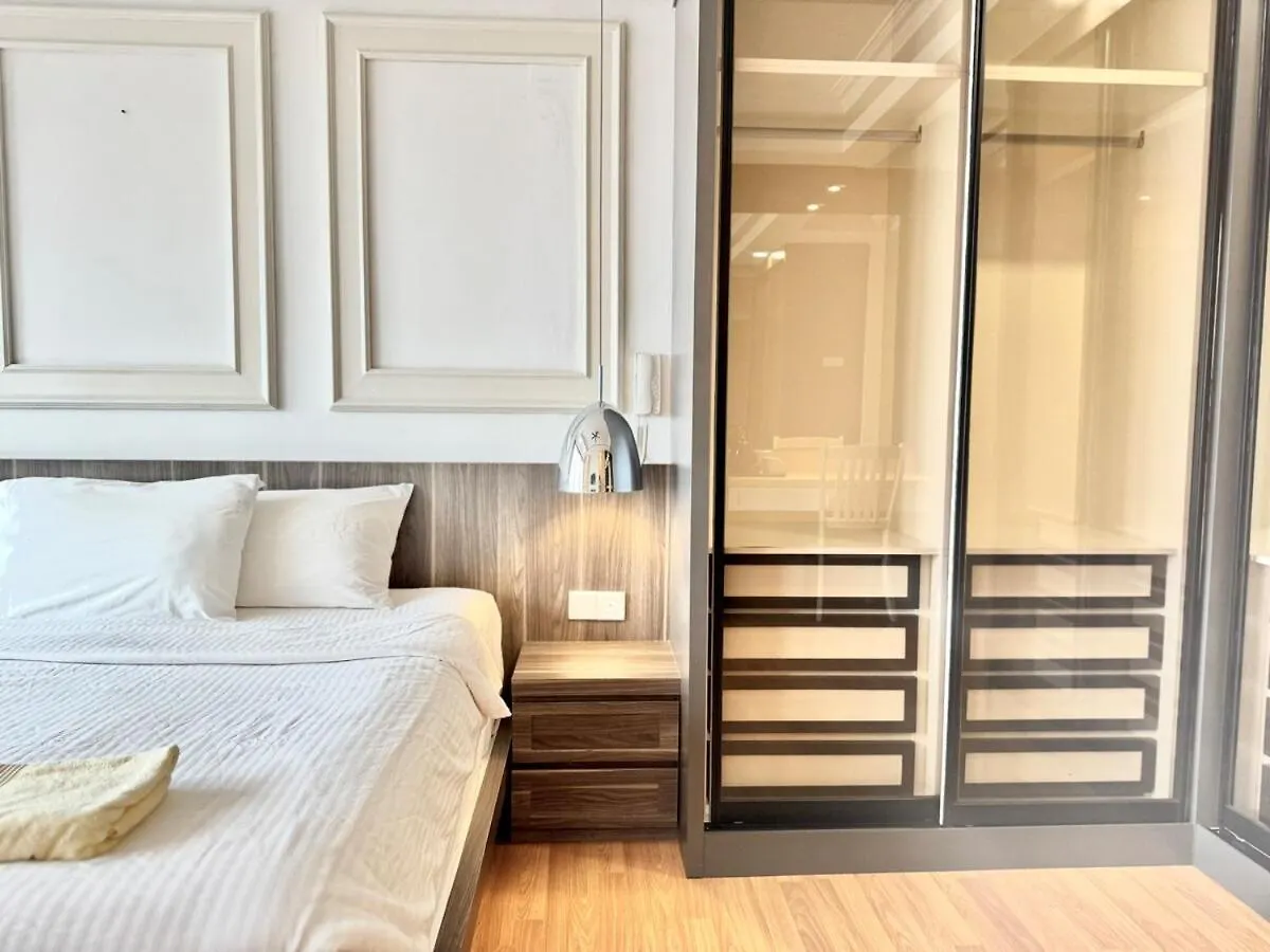Tropicana 218 Macalister #Luxuryfrenchvintage #Infinitypool #Studio2Pax #Quality Well Maintained #Private Host George Town Apartamento